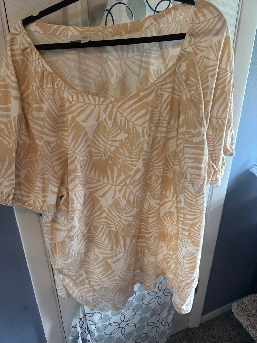LOFT Cream and Tan Leaf-Print Scoop Neck Blouse